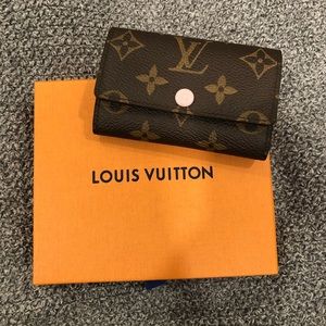 Louis Vuitton Rose Ballerine 6 Ring Key Holder